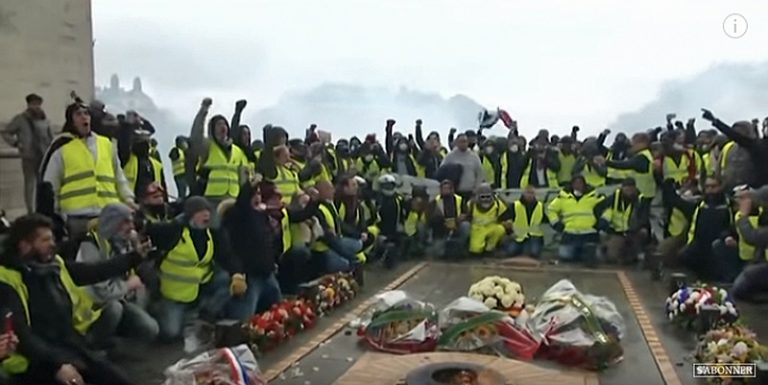 Förlorad tilltro som bakgrund till det franska avgifts- och skatteupproret