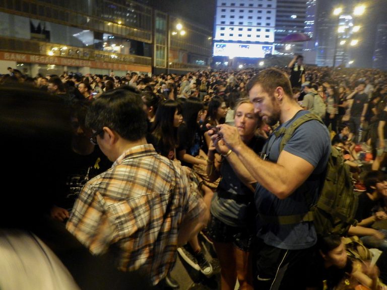 Delar av demokratirörelsen i Hongkong är allierad med högerextrema politiker i USA som försöker krossa ”Black Lives Matter.”