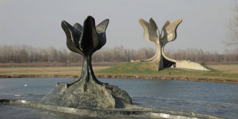 Srebrenica och Jasenovac: Skillnaden mellan verkligt och påhittat folkmord?