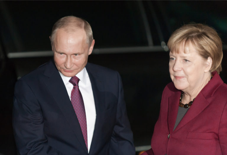 Merkel avslöjade Västs dubbelspel