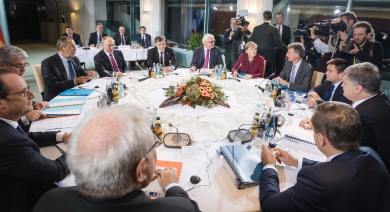 Rysslands utrikesminister Lavrov påtalar inför FN: säkerhetsråd hur Väst vill kringå FN-stadga och internationell rätt.