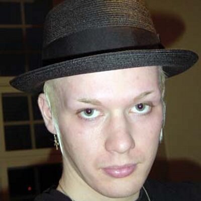 Dålig dom för svensken Ola Bini, som är en vän till Julian Assange!