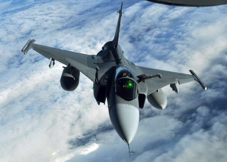 USA spionerade på Saab från Danmark – medan svenska FRA hjälper USA att spionera.