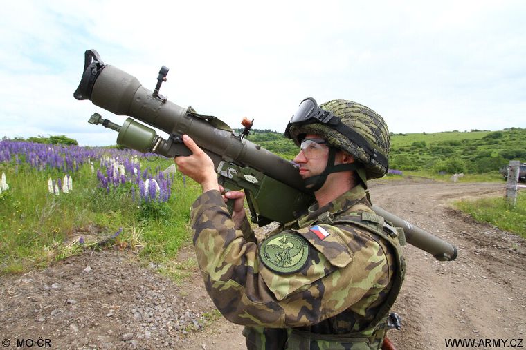 Vapen för seger över Ryssland? Nej, mycket säljs vidare!
