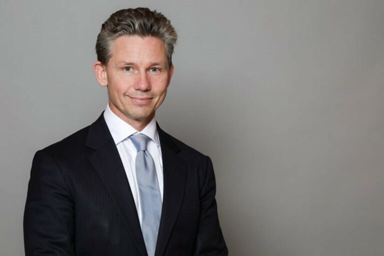 Vem försöker Pål Jonson lura?