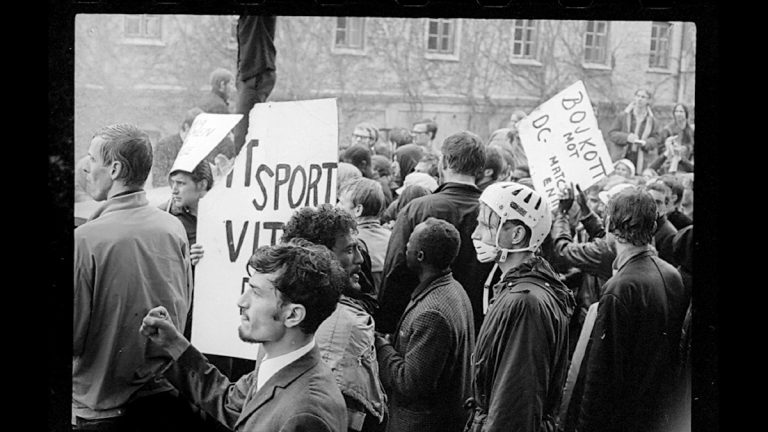 Lansering av självbiografi om ett udda kvinnoliv:  Kamp ger återbäring del 1,2,3.