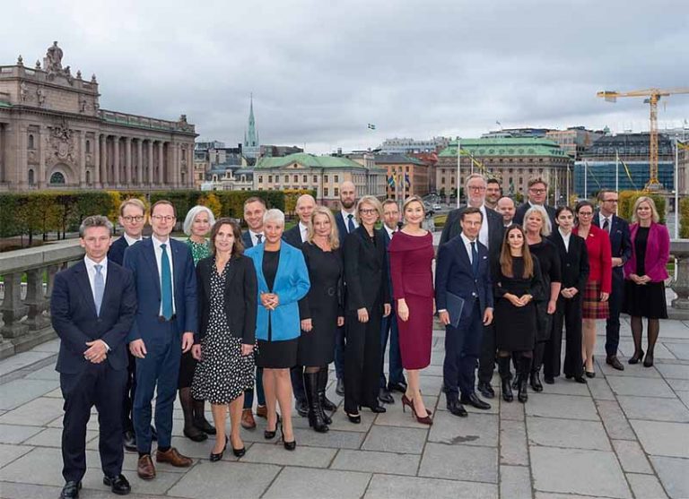 Vår regering är medskyldig till krigsbrott i Palestina! Namninsamling är nu överlämnad till riksdagen!